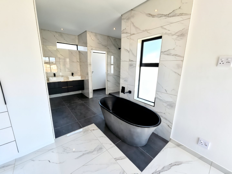 4 Bedroom Property for Sale in Sandown Western Cape